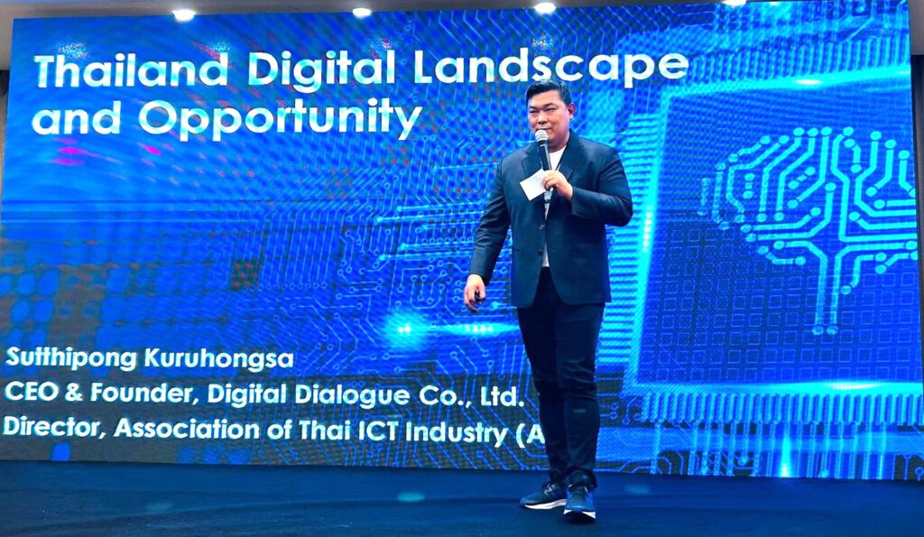 Mr. Sutthipong from Digital Dialogue gave speech at Vietnam-Asia DX Summit 2023 - 3